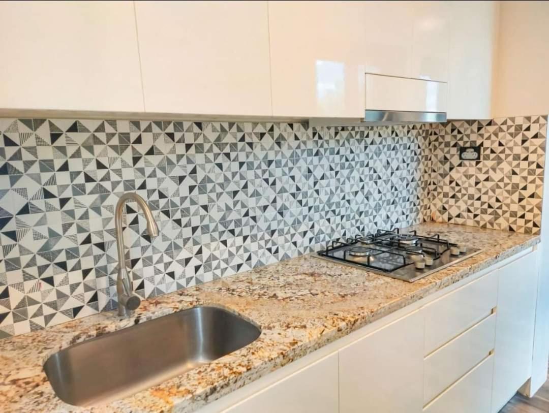 Breeze Apartments Nadi Bagian luar foto