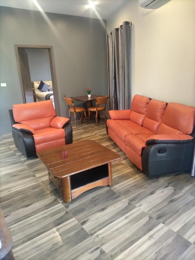 Breeze Apartments Nadi Bagian luar foto