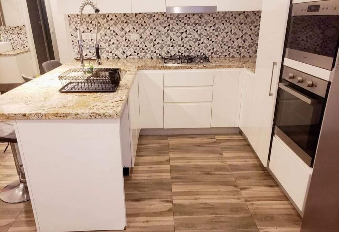 Breeze Apartments Nadi Bagian luar foto